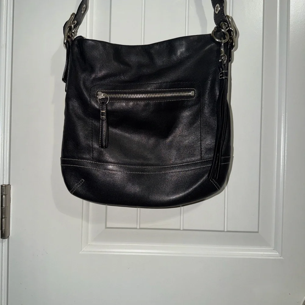 Vintage Coach Legacy 1415 Slim Duffle shoulder Bag in black with white stitching